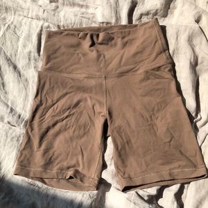 TnaBUTTER™ Atmosphere Hi-Rise 7" Short bike shorts, Turner Taupe, size S